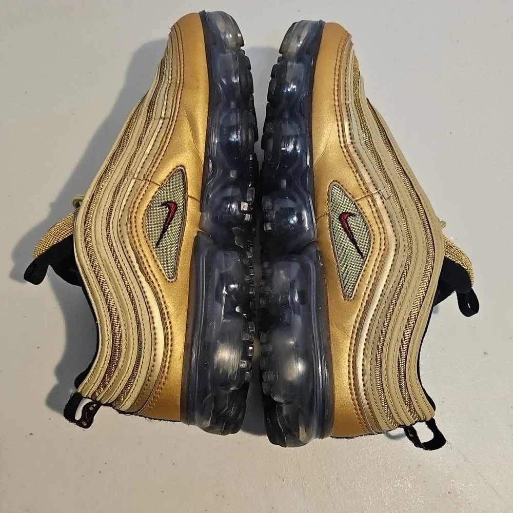 Nike Air Vapormax 97 GS Boys Size 6Y Gold Athletic Shoes Sneakers AQ2657-700
